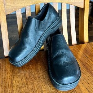 Unisex Naot Eiger Black Slip on Shoe, men’s size 9, women’s 11